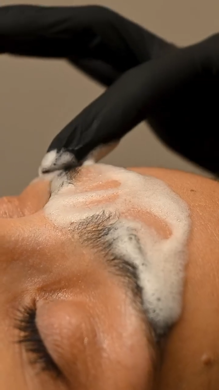 Design de Sobrancelha em Macaé RJ – Essenzia Beauty